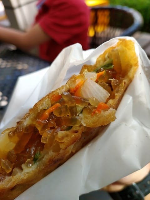 Scopri i yachae-hotteok, frittelle coreane ripiene alle verdure