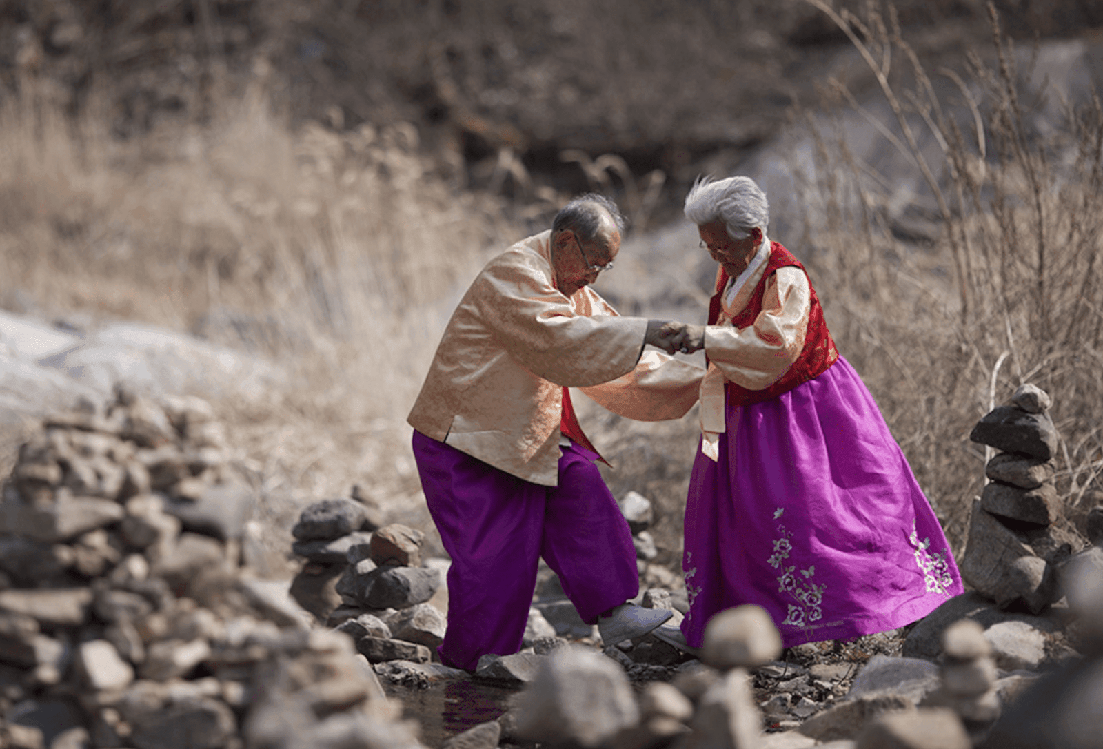 Chi sono le Ajumma e gli Ajussi? Te lo diciamo qui