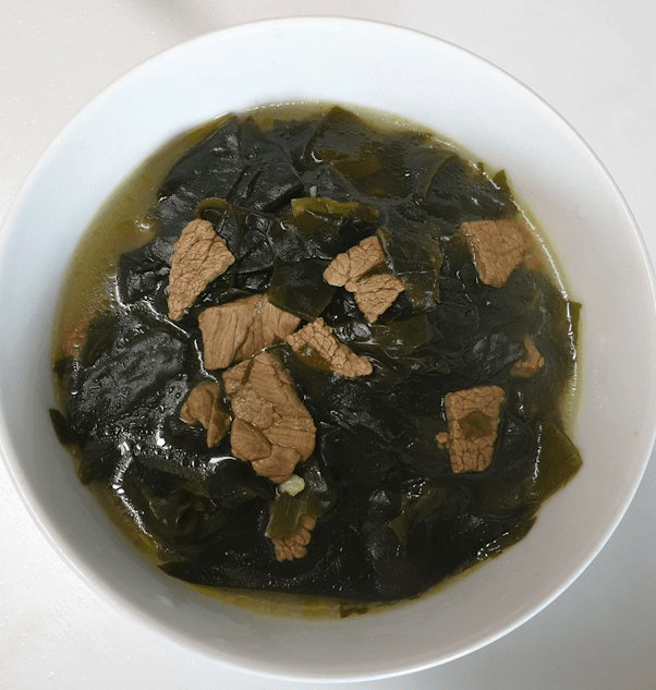 Miyeokguk, la zuppa delle mamme coreane